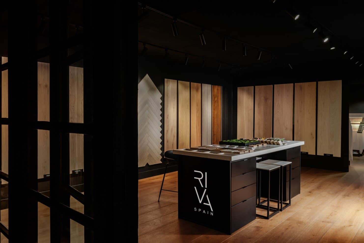 RIVA Spain material gallery with wide-plank and herringbone European white oak displays